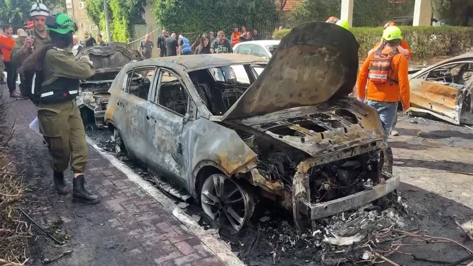 Fragmentos de mísseis atingem centro de Israel após ataque recente