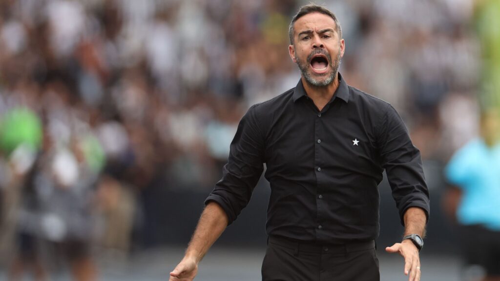 Cruzeiro segue plano A e avança com negociações promissoras