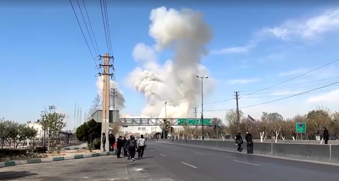 Guerra no Irã completa um mês e gera tensões na região