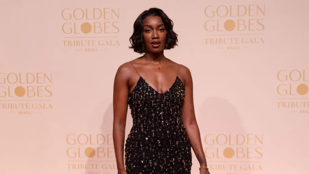 Iza surge com novo visual em evento do Globo de Ouro no Rio