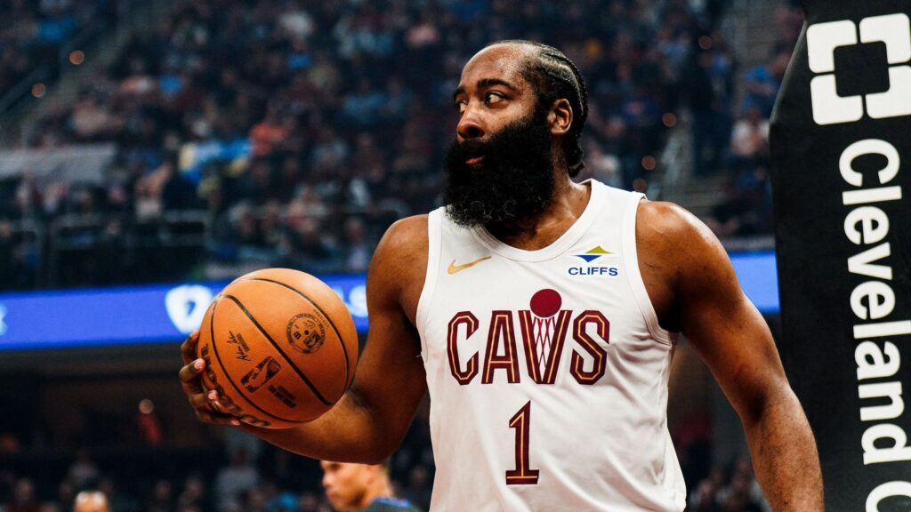 James Harden supera a marca de 29 mil pontos na NBA e brilha
