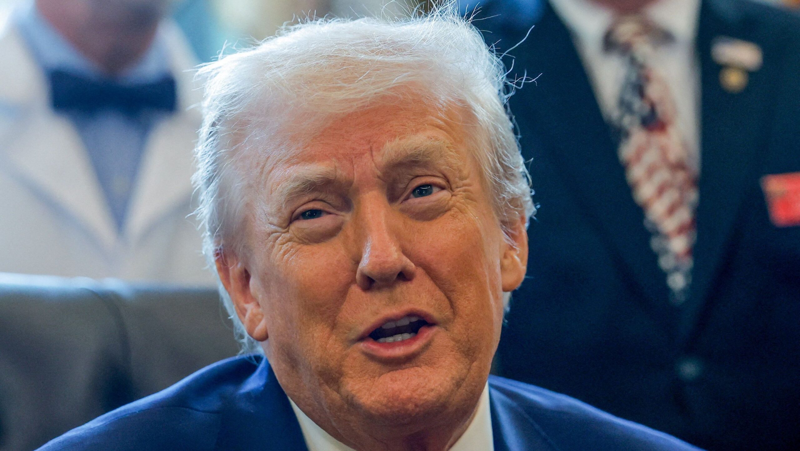 Trump exalta armas e afirma que guerras nunca acabarão