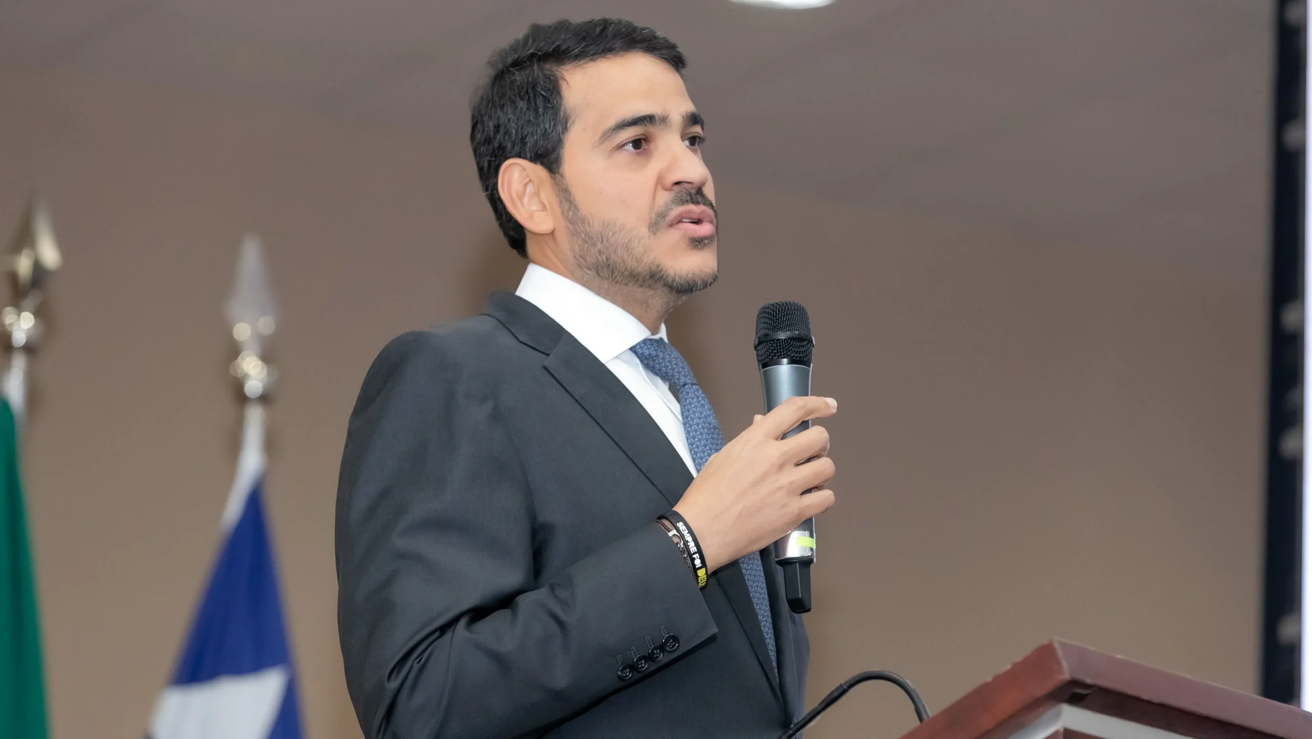 Messias conta votos e busca apoio para aprovação no STF