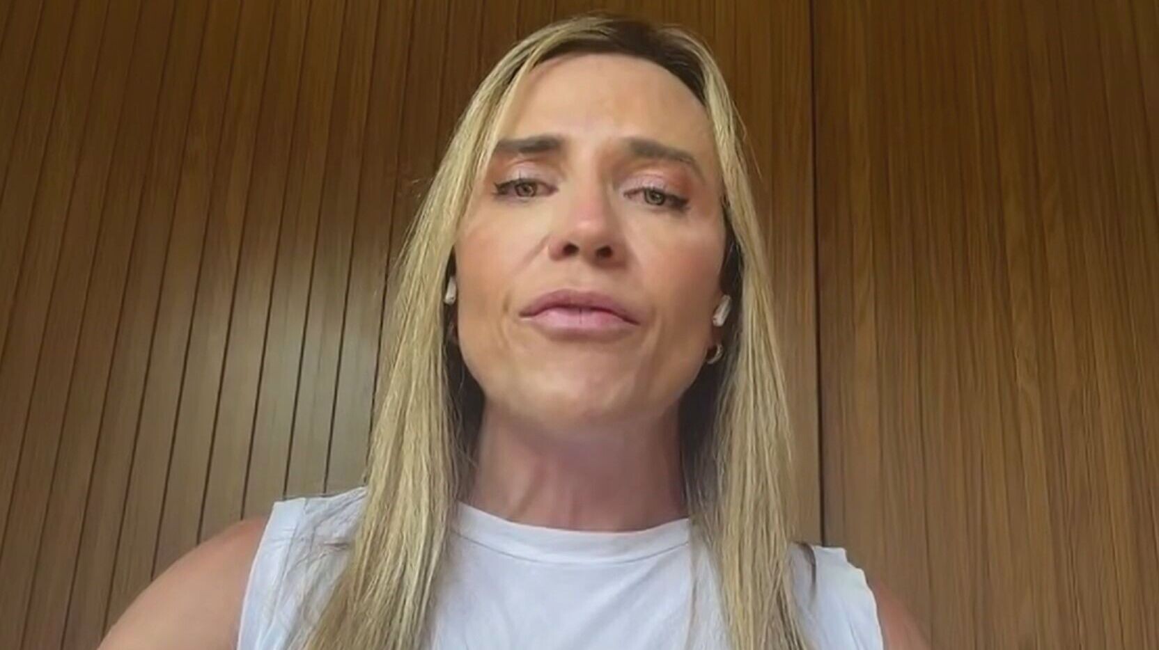 À CNN, Celina nega privatização do BRB e reafirma estabilidade