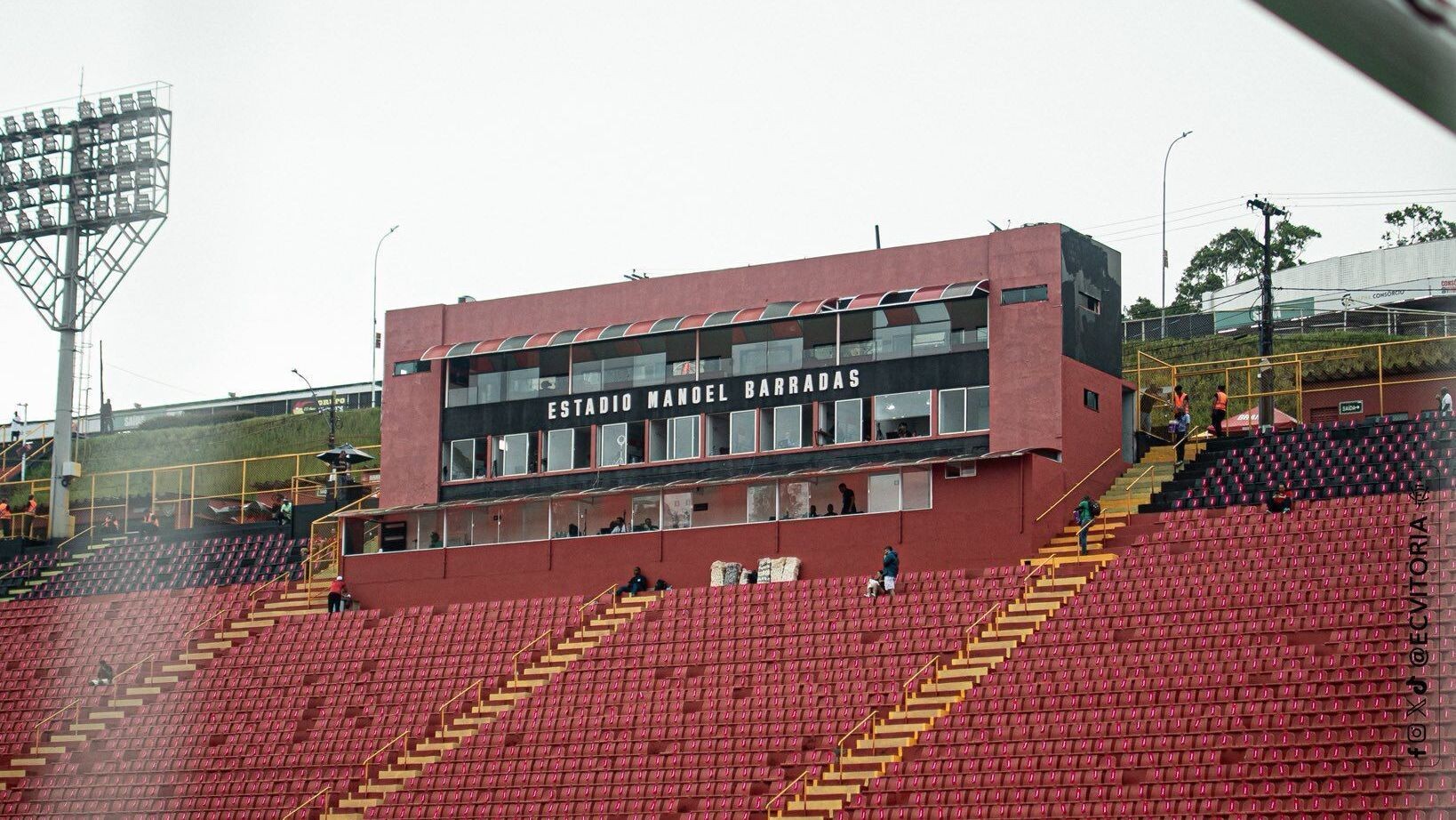 Vice-líder, São Paulo busca vitória crucial no Brasileiro