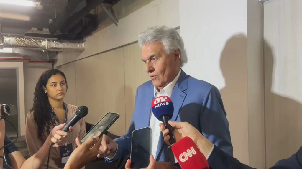 Caiado diverge da direita e defende lei contra misoginia