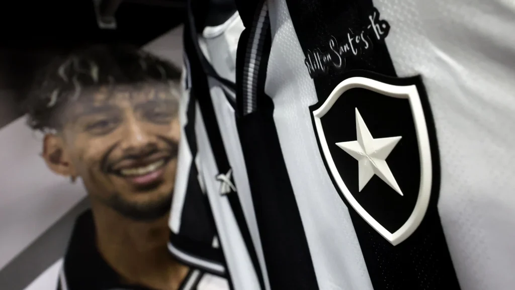Botafogo aciona Lyon na Justiça por dívida de R$ 745 milhões