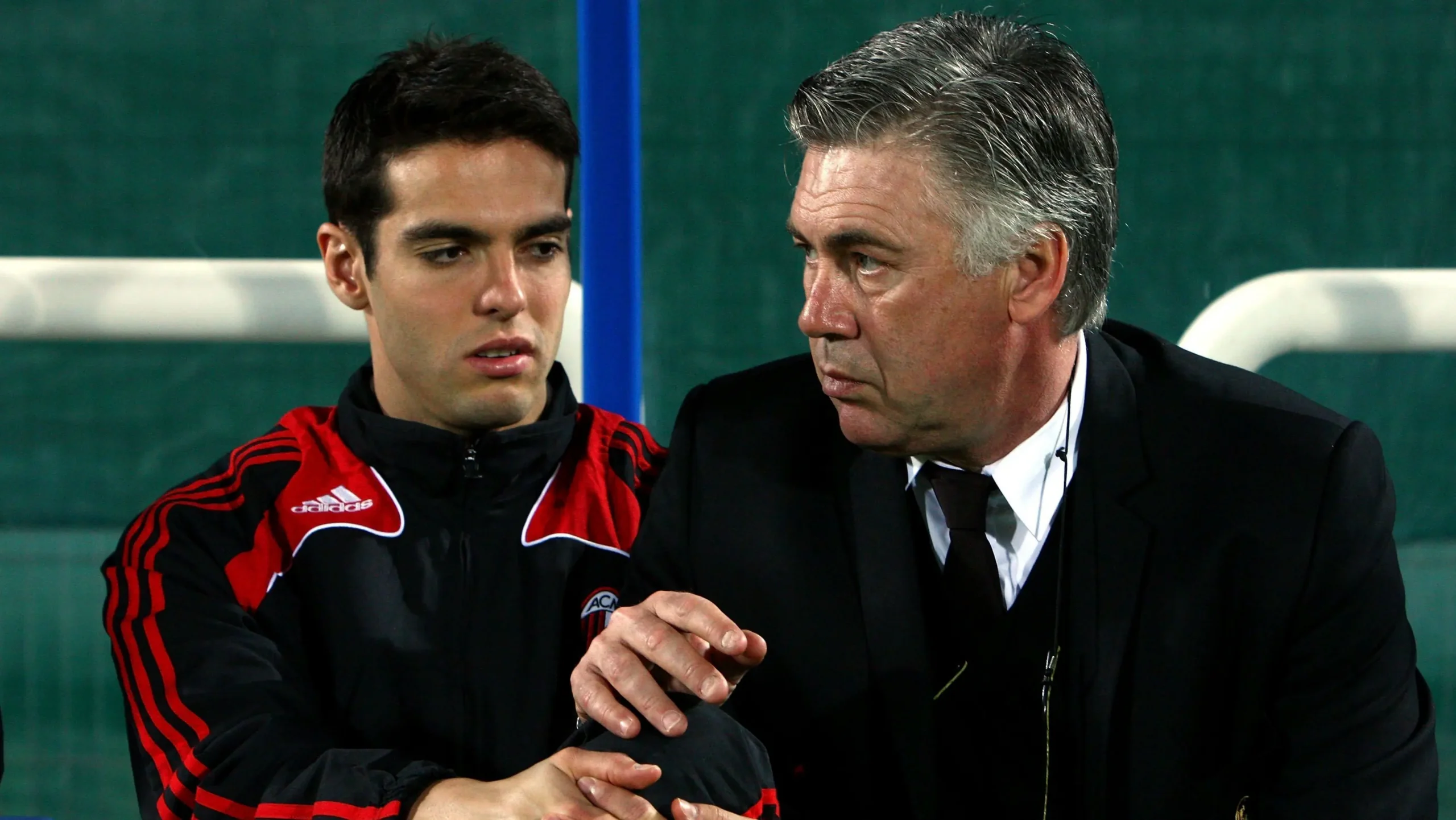 Carlo Ancelotti e Kaká no Hall da Fama do Milan 2023