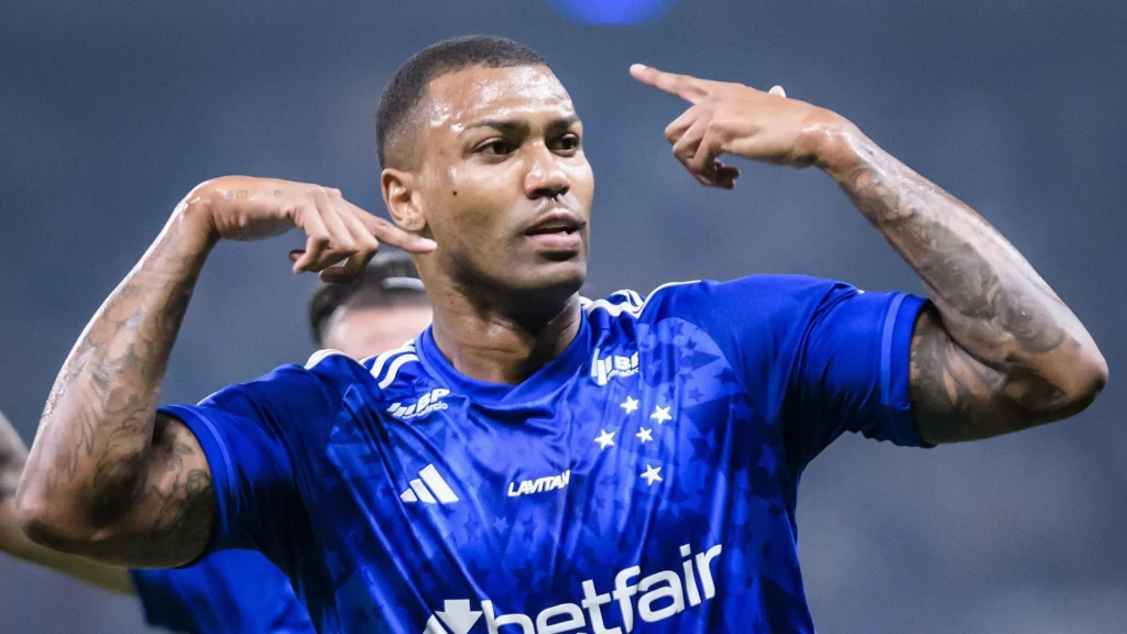 Volante cortado pelo Cruzeiro: R$ 40 milhões e apenas um jogo