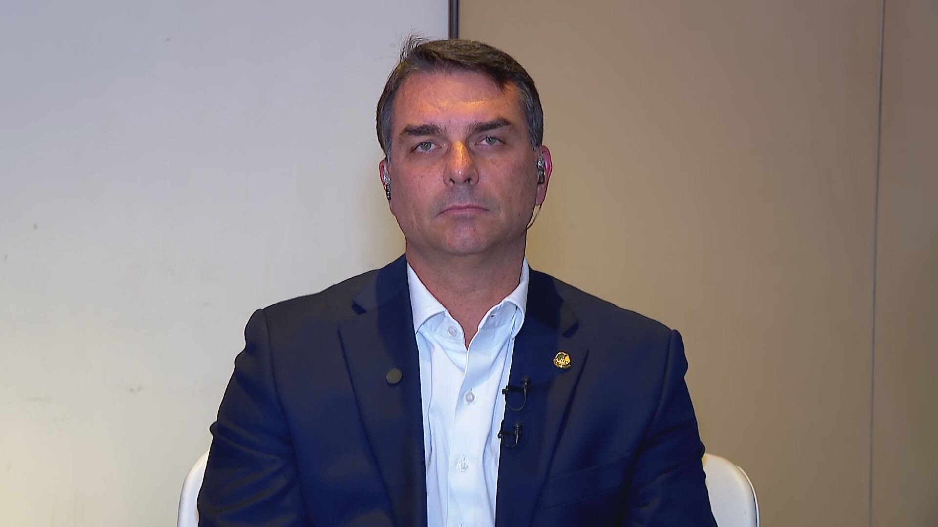 À CNN, Flávio promete novo vídeo sem surpresas adicionais