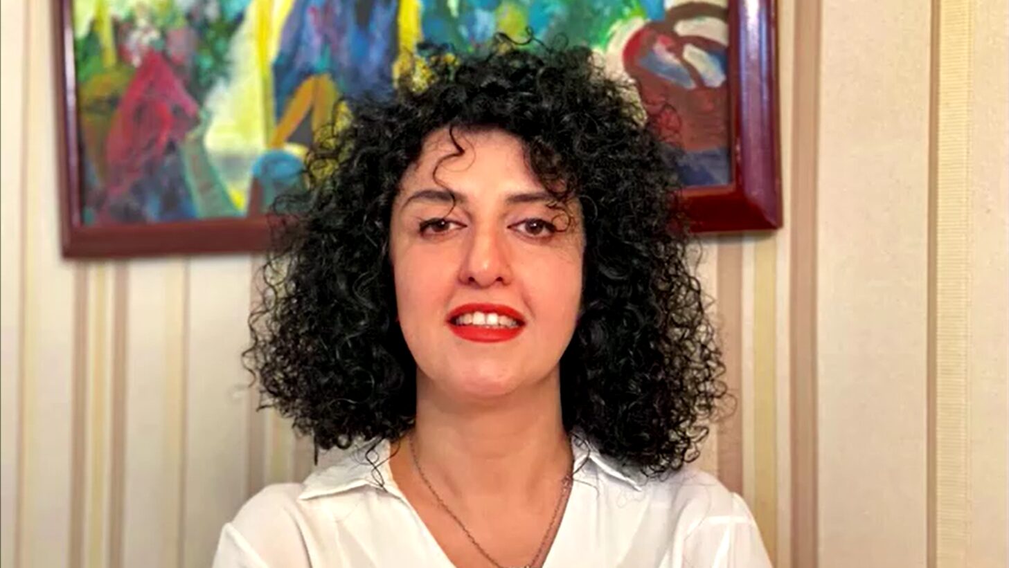 Iraniana vencedora do Nobel da Paz é internada após greve de fome