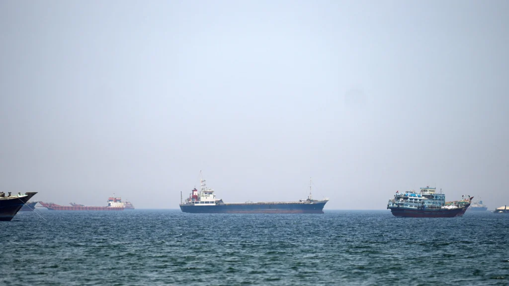 Irã diz que navios com sanções terão problemas em Ormuz