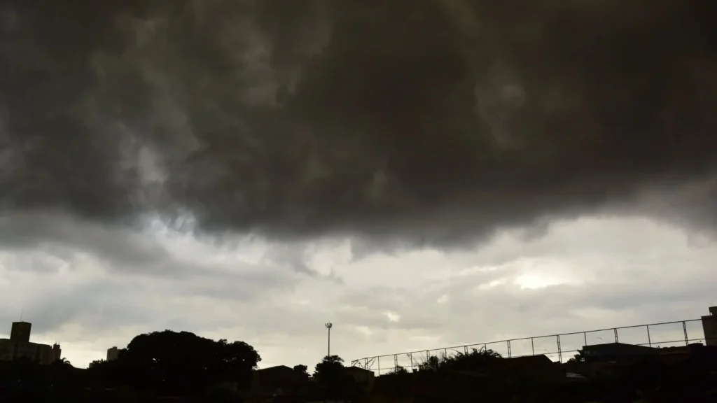 Chuva volta a avançar pelo Brasil nesta sexta; saiba mais sobre a previsão