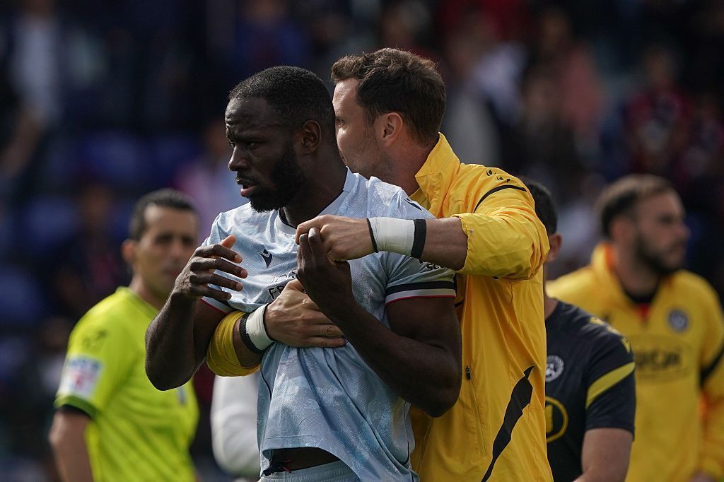 Udinese exige medidas por racismo contra Davis na Serie A