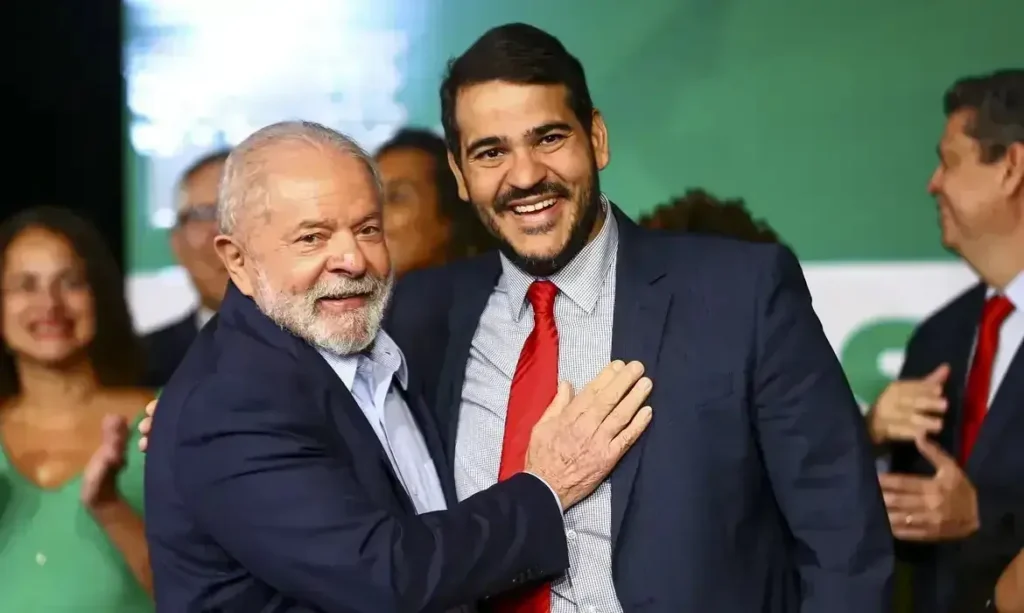 Lula diz a aliados que não aceitou derrota e insiste em Messias no STF