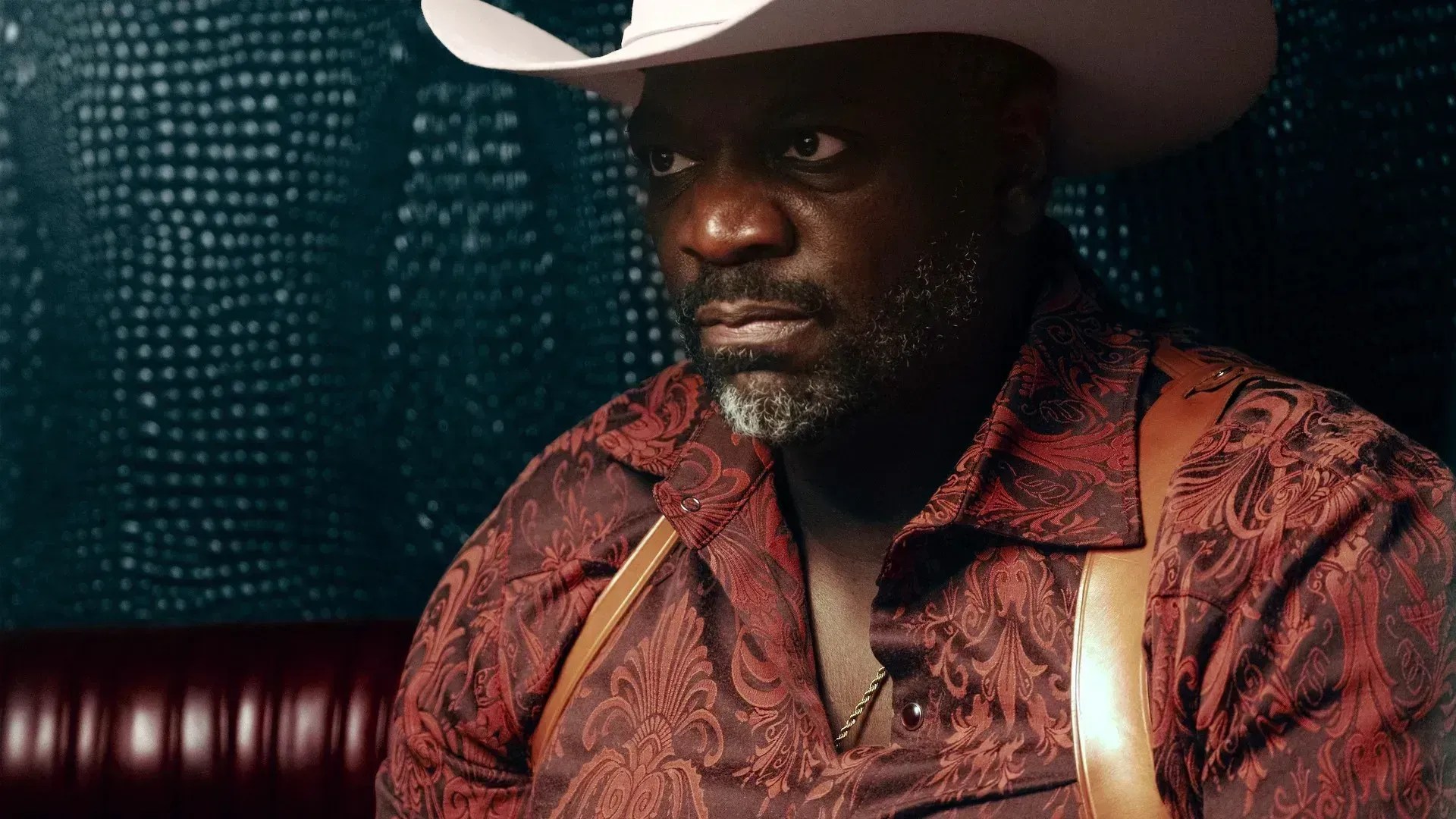 Ator treinou sotaque por nove meses e impressiona em "Euphoria"