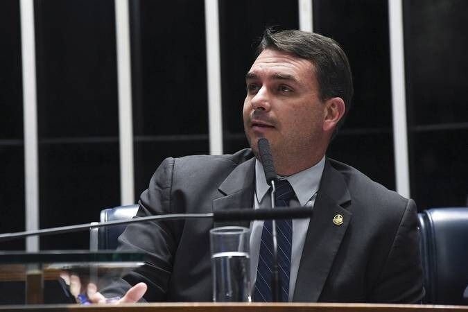 Pedi à produtora de filme sobre Bolsonaro que preste contas