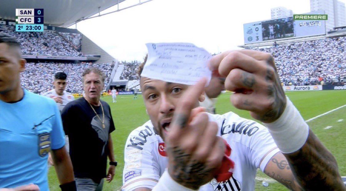 Erro do árbitro faz Neymar ser substituído por engano em jogo decisivo