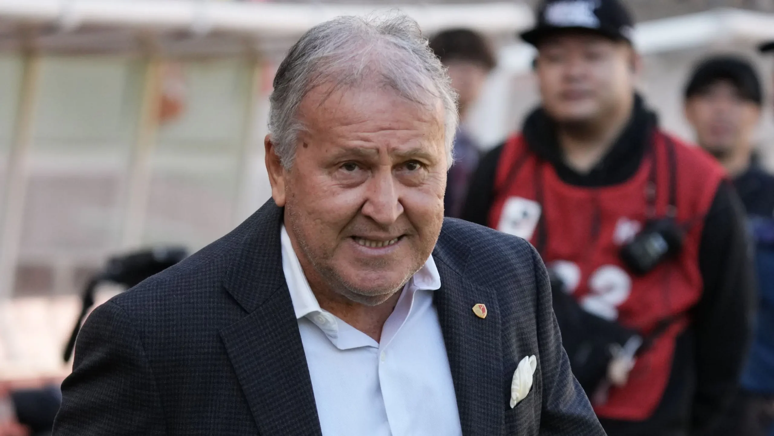 Técnico do Japão quer “ajuda” de Zico para vencer Brasil