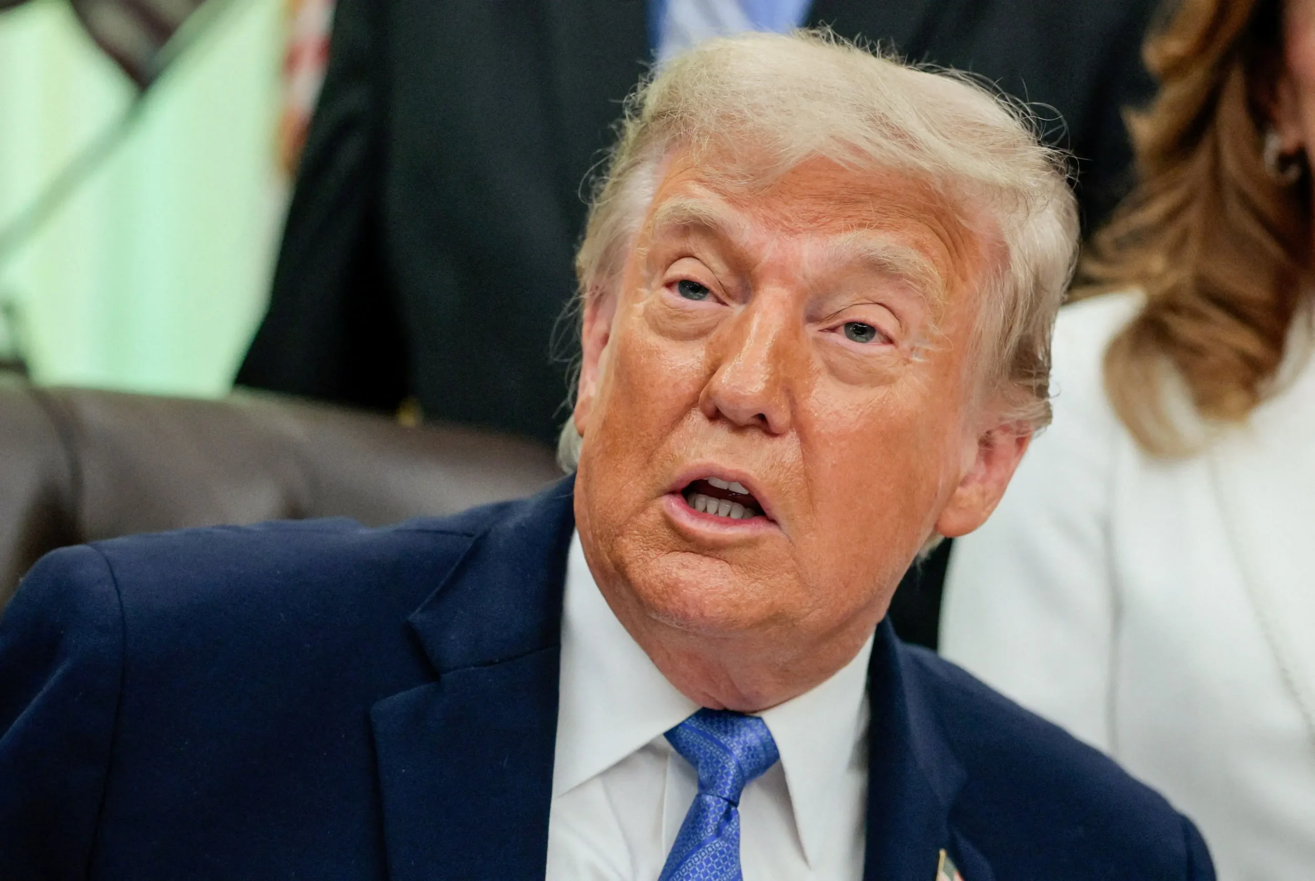 Trump ameaça Irã com ataques se país não agir no Líbano