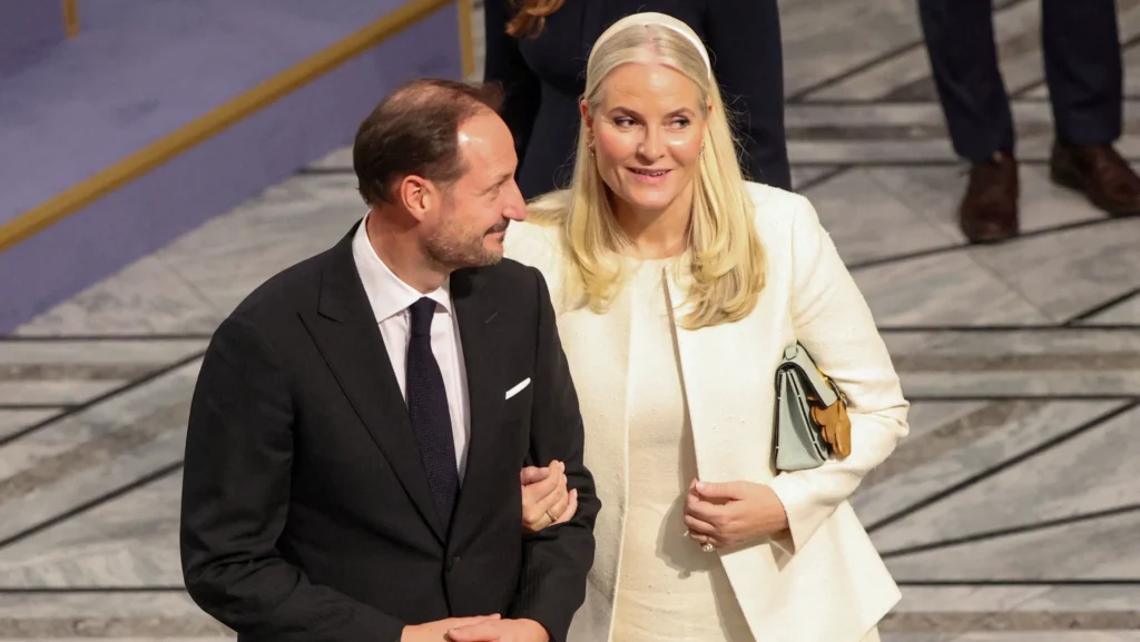 Princesa herdeira da Noruega busca tratamento com transplante de pulmão