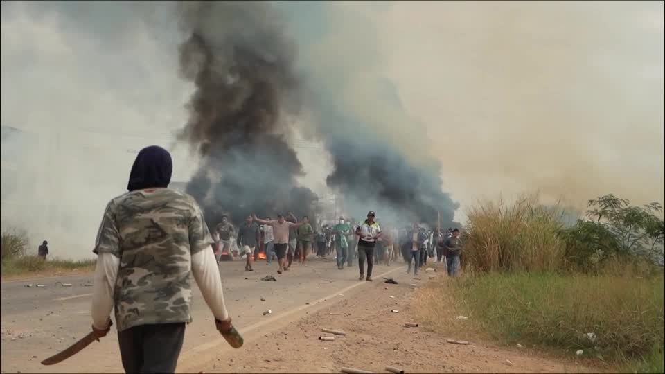 Bolívia aprova lei de estado de emergência após protestos intensos