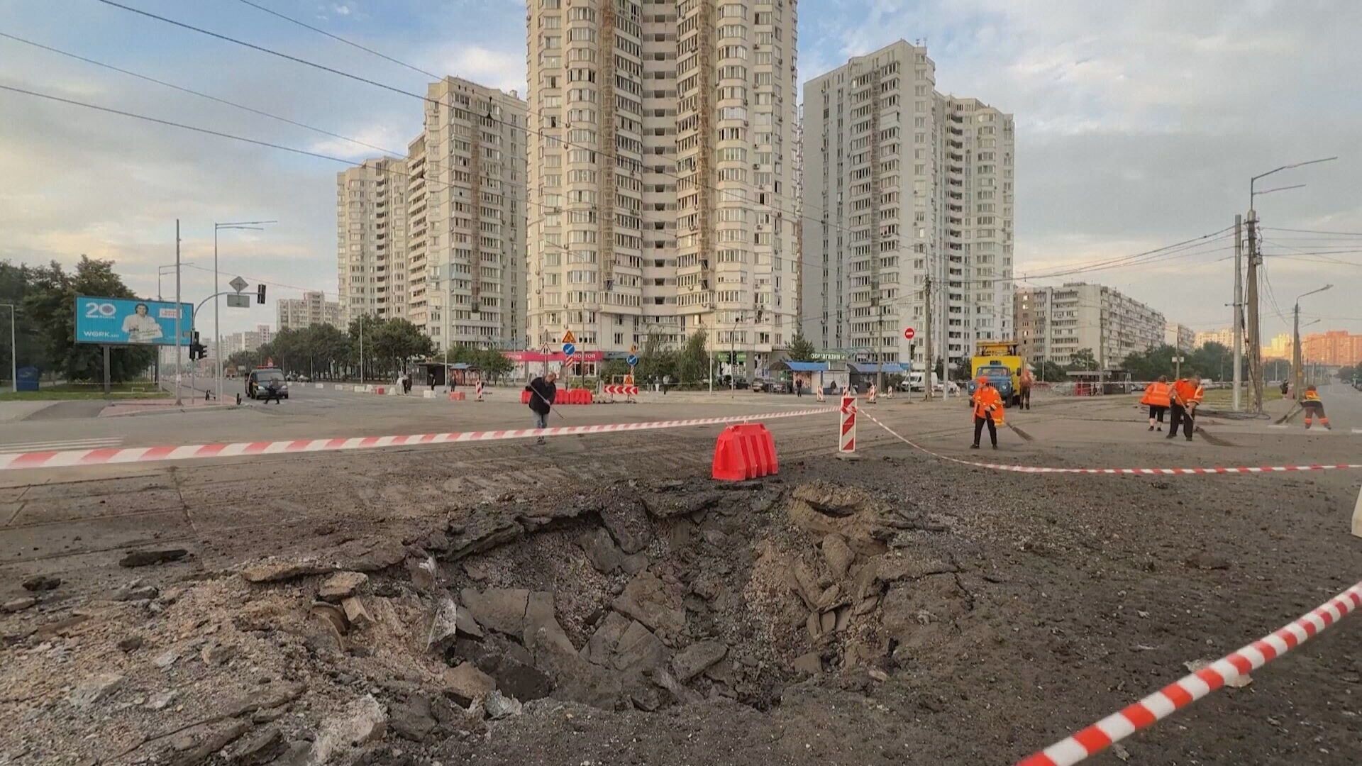 Ataque da Rússia contra Kiev deixa 10 feridos e causa alerta.