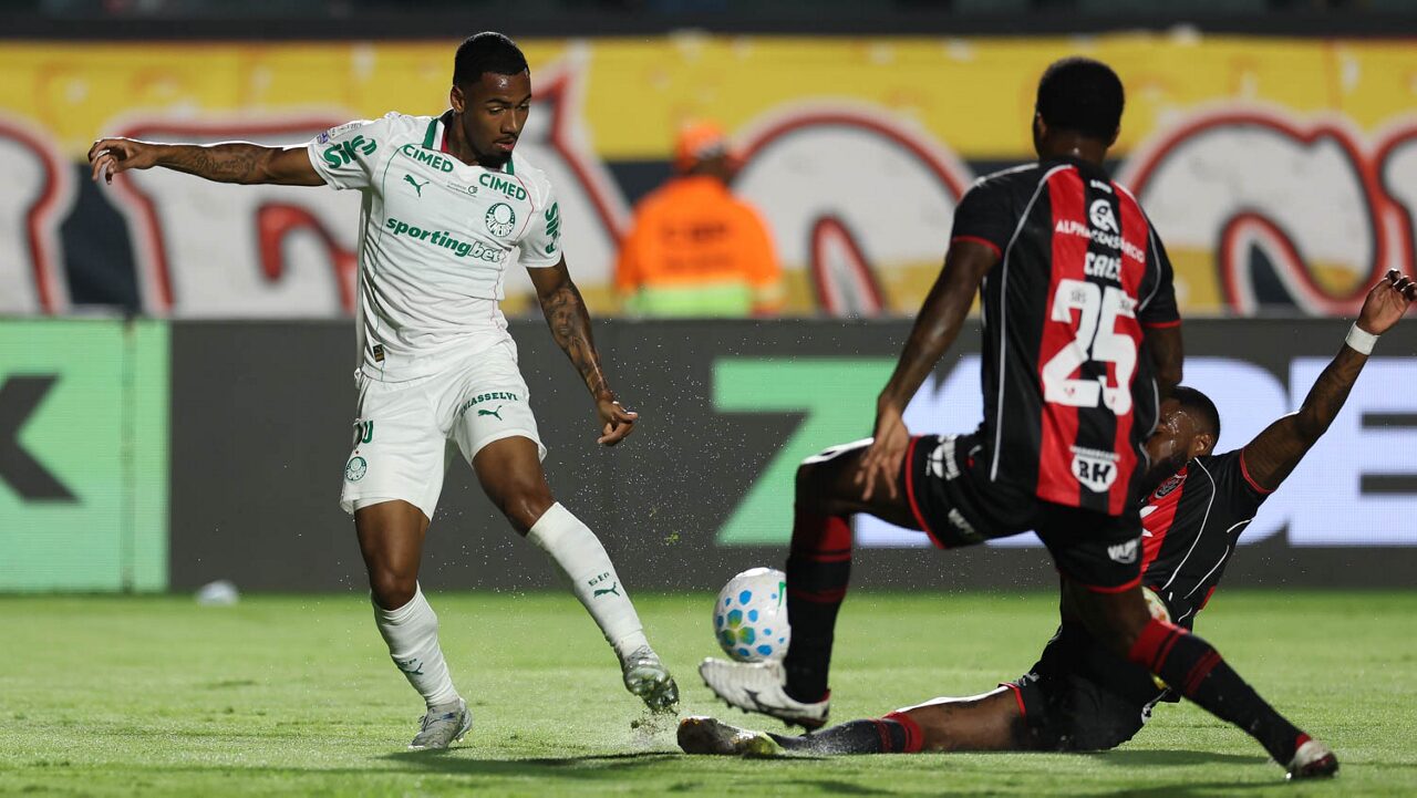 Presidente do Vitória detona arbitragem e critica decisão da CBF