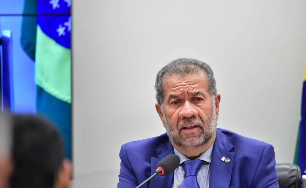 PDT diz ao STF que Carlos Lupi não interfere em emendas públicas