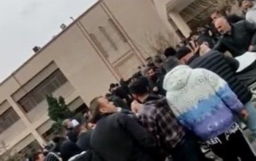 Irã executa dois homens por protestos de janeiro e gera polêmica
