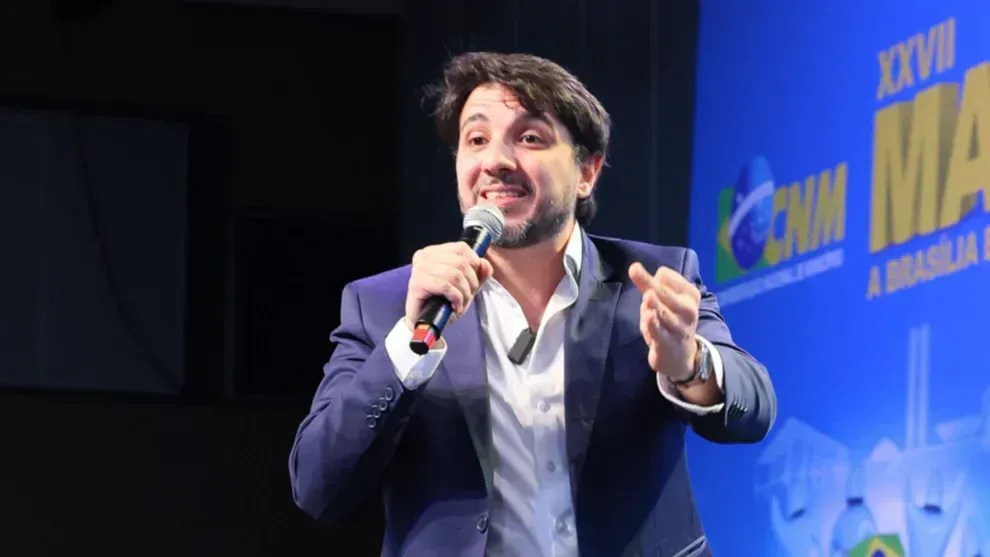 Renan Santos ainda é candidato após suspensão da campanha?