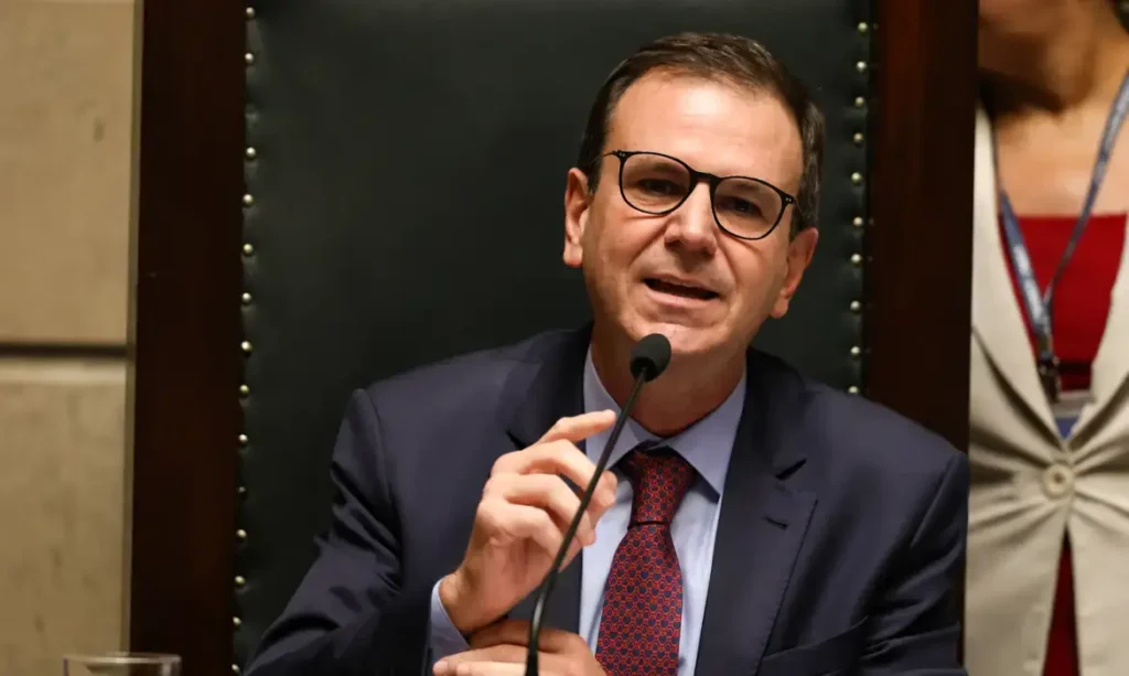 Paes desiste de ir a primeiro debate com candidatos ao governo
