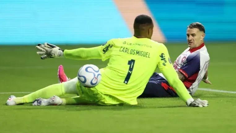 Carlos Miguel acumula falhas, mas se mantém confiante no Palmeiras