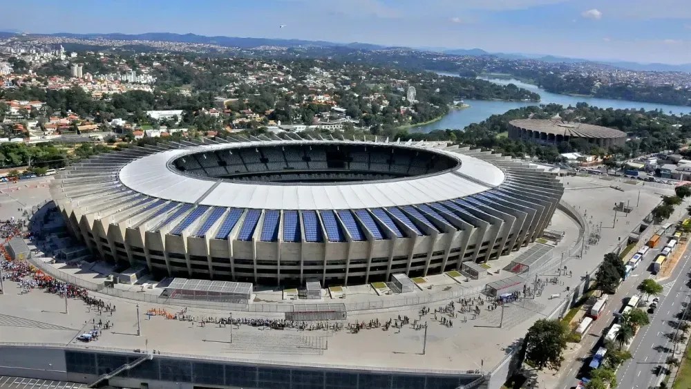 Governador não descarta venda do Mineirão ao Cruzeiro no futuro
