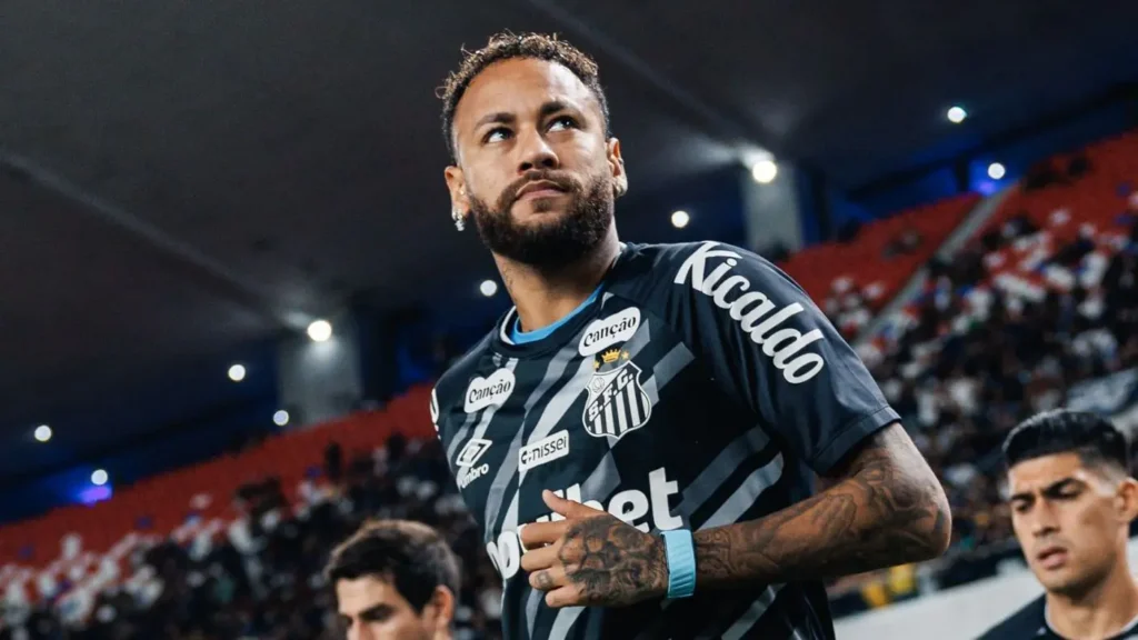 Sem Neymar, Cuca redefine escalação do Santos contra Athletico-PR