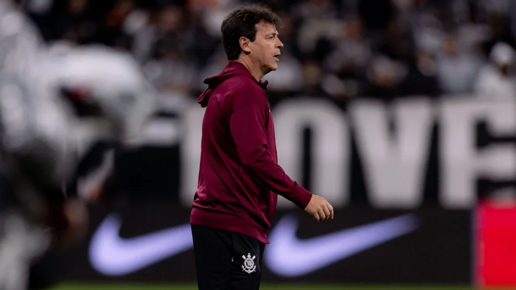 “Machuca muito”, Diniz reflete sobre derrotas do Corinthians