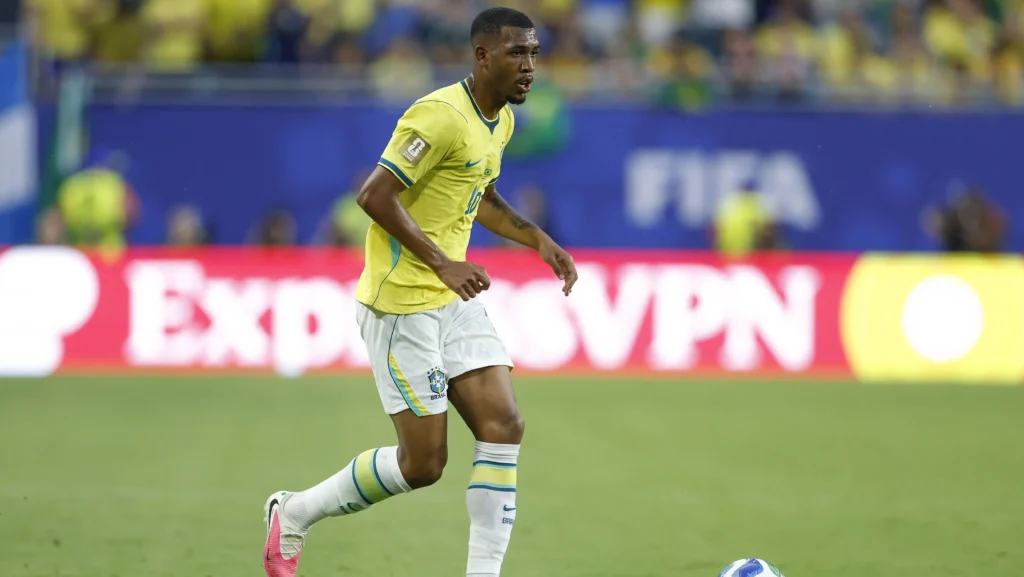Liverpool monitora Rayan e pode reforçar o time brasileiro