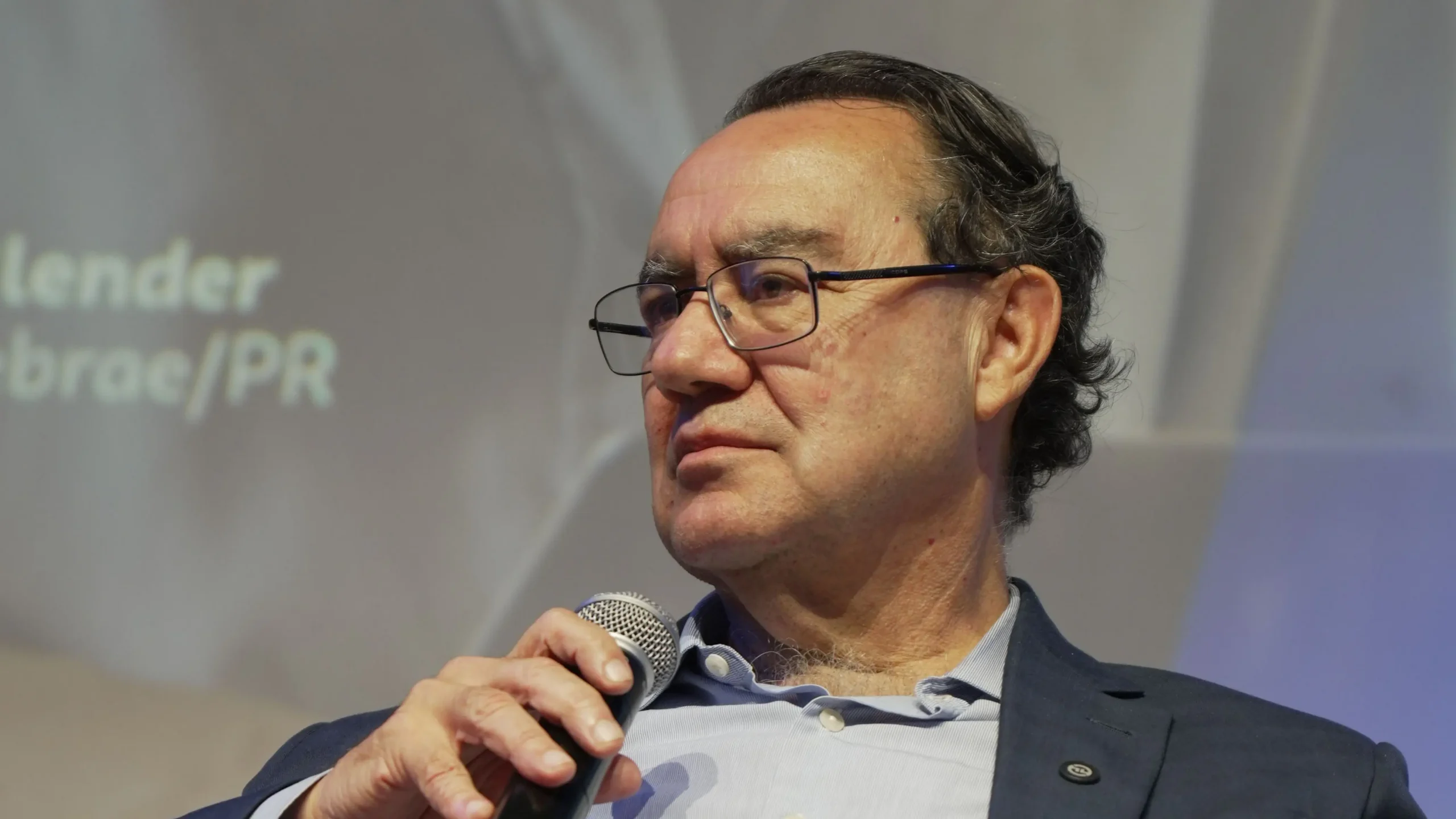 “Isso é grave”, diz Augusto Cury sobre ausência de Lula no debate.