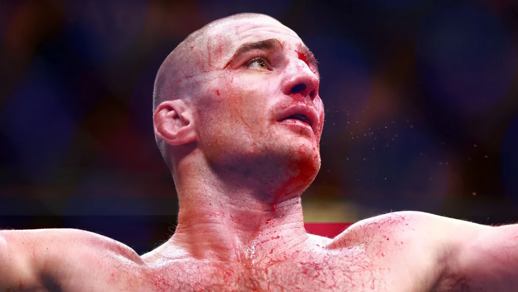 Campeão do UFC sofre grave acidente de quadriciclo sem capacete