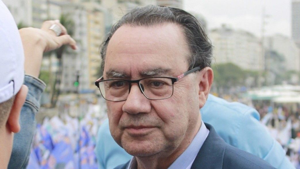 Cury diz que "não se curva" para político e defende STF independente