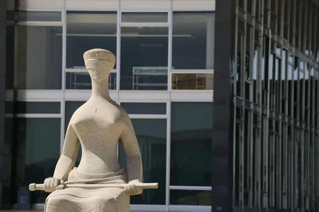 STF iguala licença-maternidade de mães biológicas e adotivas a benefício igualitário
