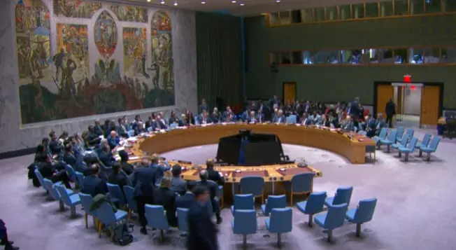 ONU condena expansão de assentamentos israelenses na Cisjordânia e busca paz.