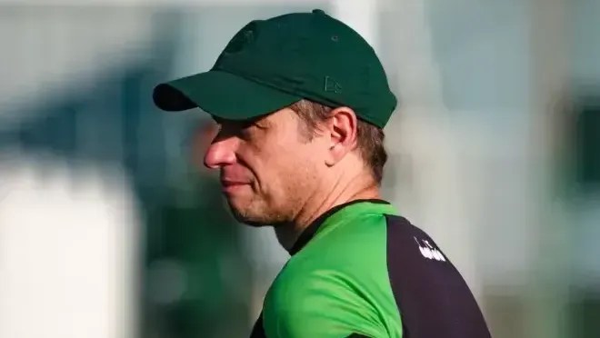 Coritiba demite o técnico Fernando Seabra após fraca performance