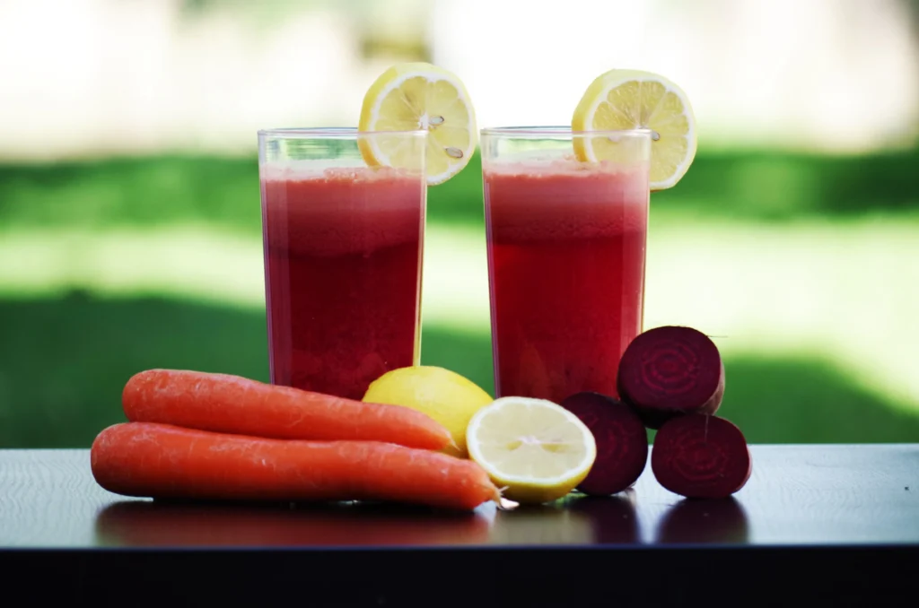Suco de beterraba com limão: benefícios para sua saúde diária